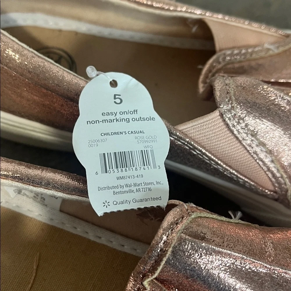 Wonder‎ Nation Rose Gold and White Girls Sneakers with Ruffled Design - Size 5